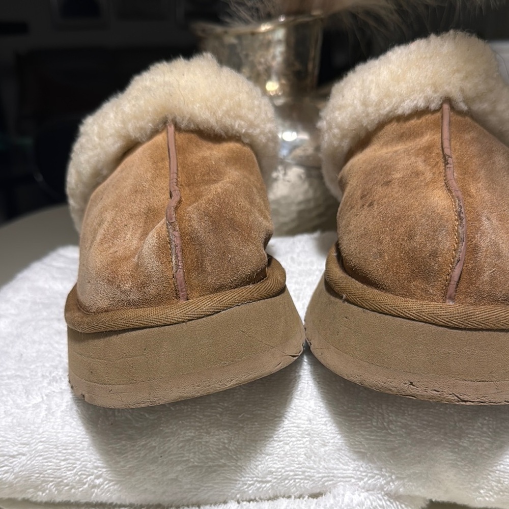 UGG women’s slippers